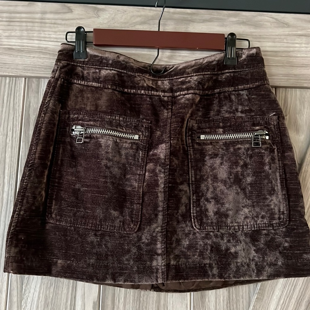 Free People crushed velvet skirt. Sable brown size 28/4. Never worn.